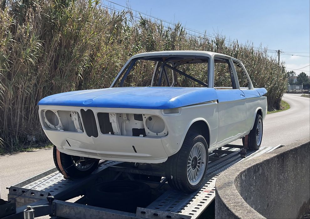 BMW 2002  - Carroceria reparada