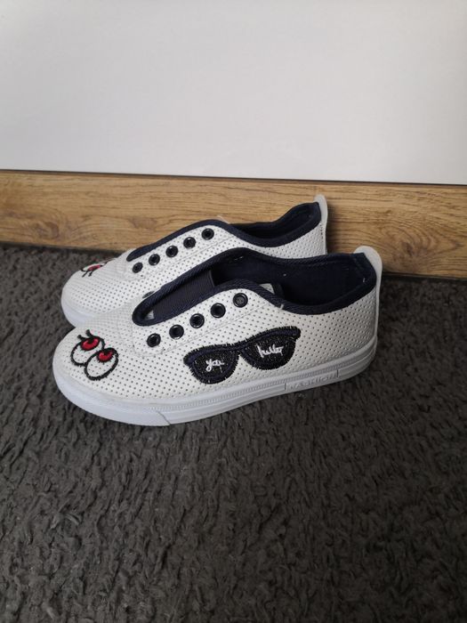 Buty trampki adidasy wsuwane elastyczne haftowany wzór.