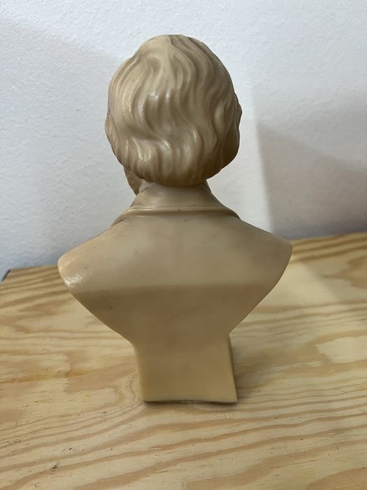 Estátua Busto de Wagner