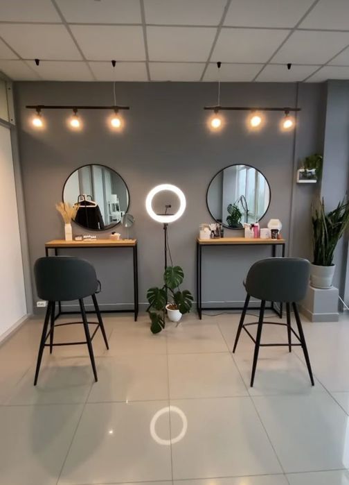 Туалетний столик. Столик для макіяжу