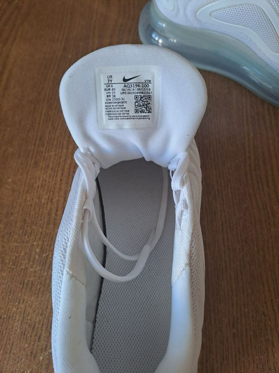 Nike Air Max 720 AQ3196 100