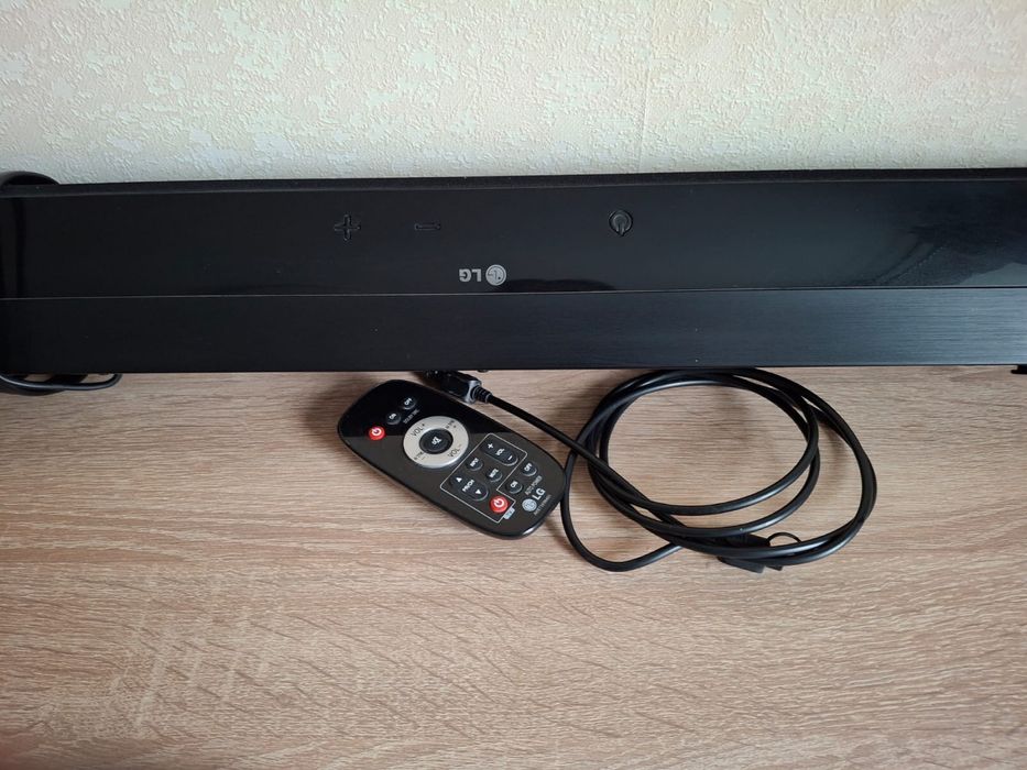 Саундбар LG NB2020A — рабочий, с ИК-кабелем