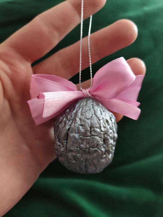 Srebrne orzechy na choinkę - 6 sztuk