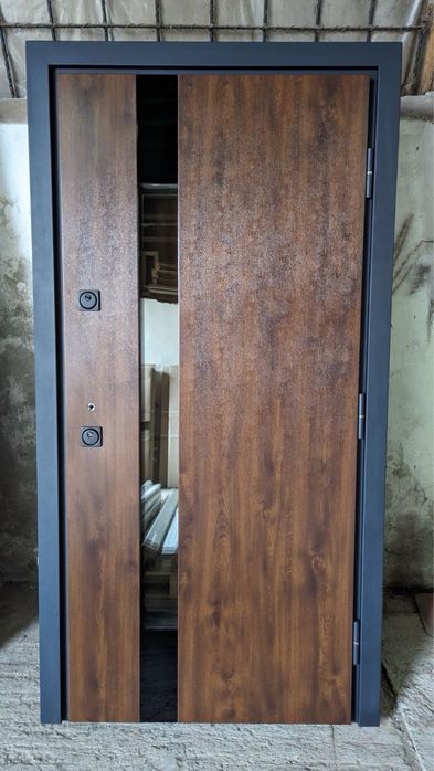 Вхідні двері в квартиру та будинок. В наявності та під замовлення