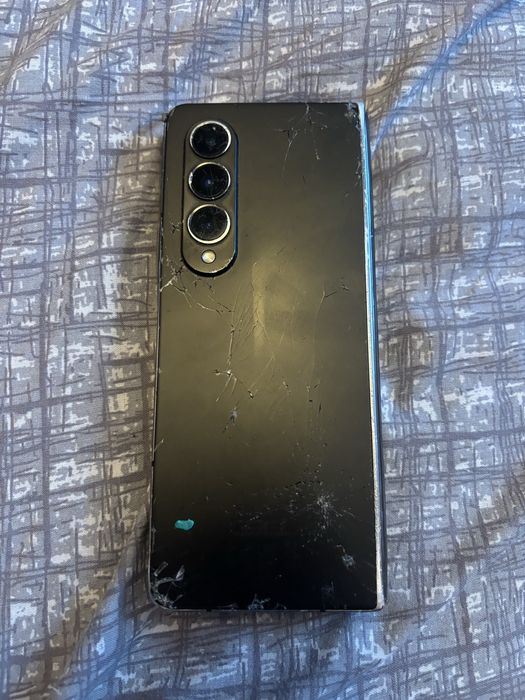 Samsung Fold 4 запчастини