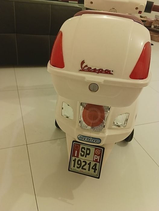 Mota vespa criança