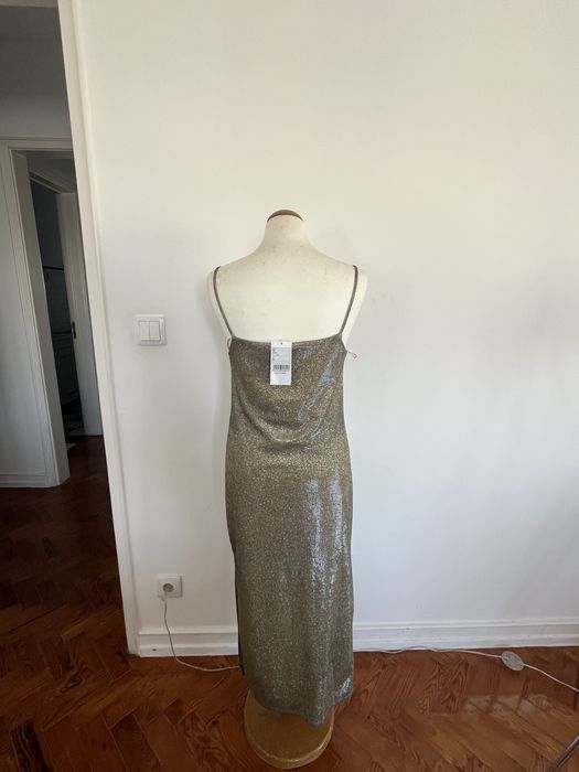 Vestido midi dourado Mango