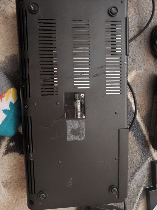 Ігровий ретро комп'ютер commodore