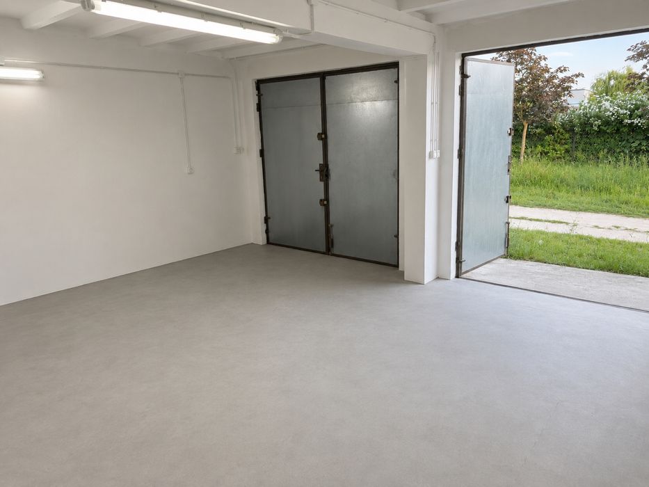Garaż murowany 40 m² | 2017 r. | Prąd | Stan idealny | Antywłamaniowy