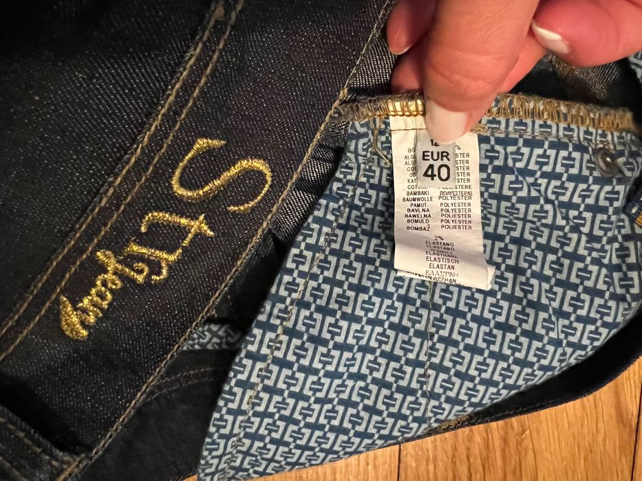 Claça Jeans justa - cinta média/baixa  -  Stradivarius - Tam 40 -