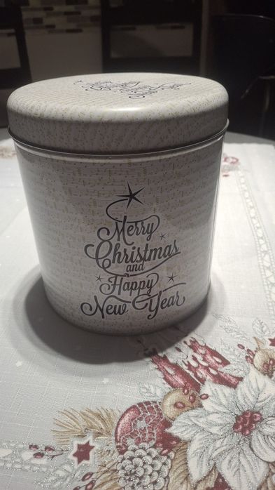 Sprzedam metalowe pojemniki