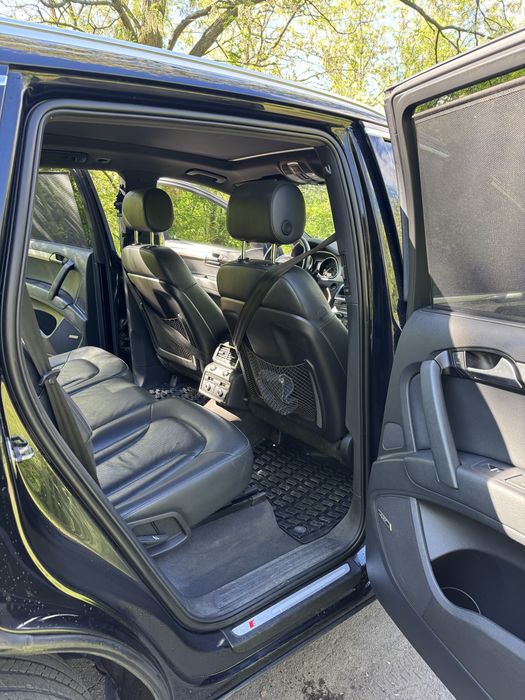 Audi q7 3.0 tdi 2012. 183км