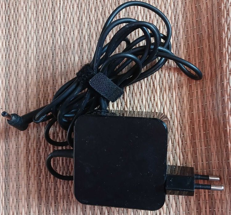 Блок питания для ноутбука