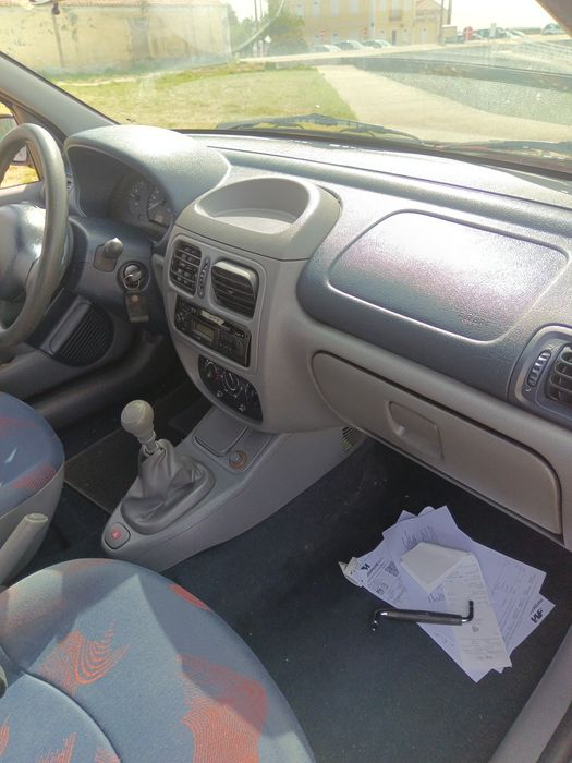 Clio 1.2 ,19000km "novo"