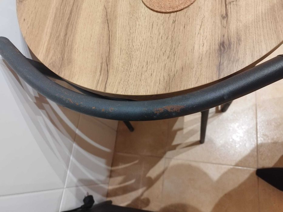 Mesa cozinha com 2 cadeiras