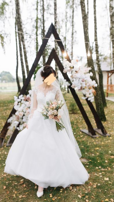 Весільне плаття.