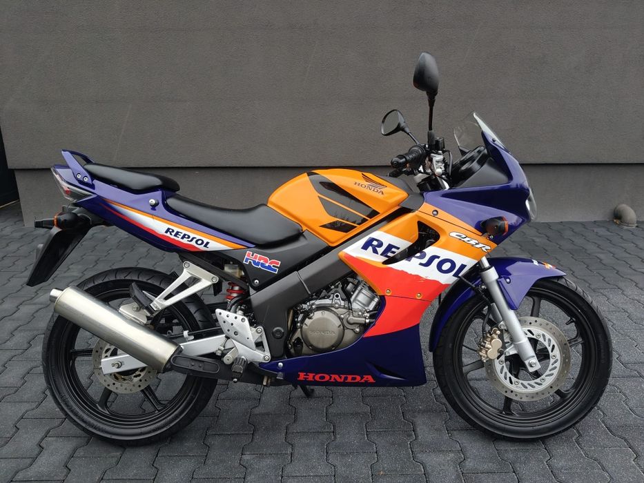 Honda CBR 125 JC34  Repsol Raty, Transport