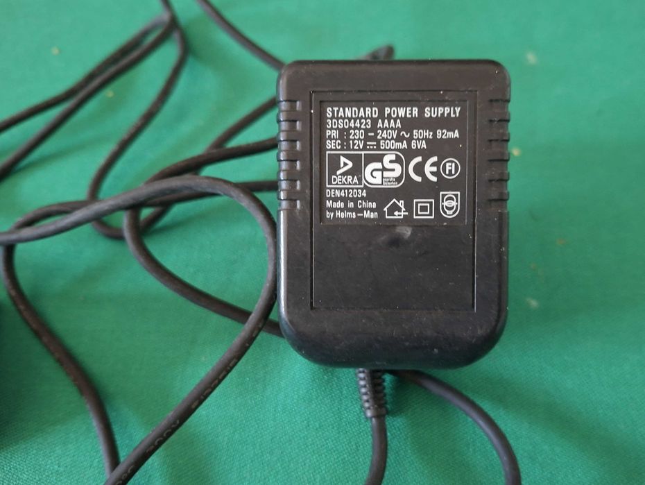 Carregador de Telemovel antigo, Alcatel One Touch com base