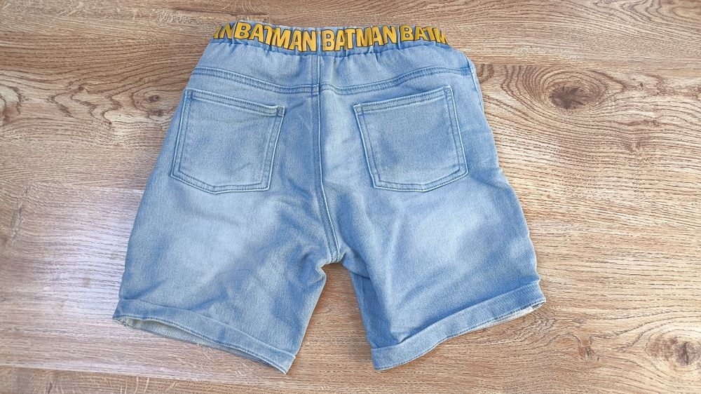 Krótkie spodenki dziecięce r.128