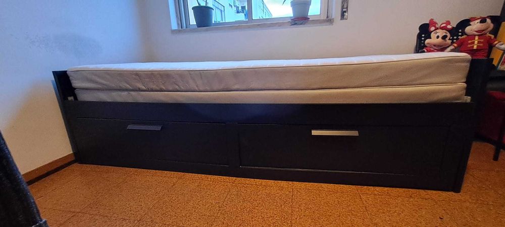 Cama modelo BRIMNES