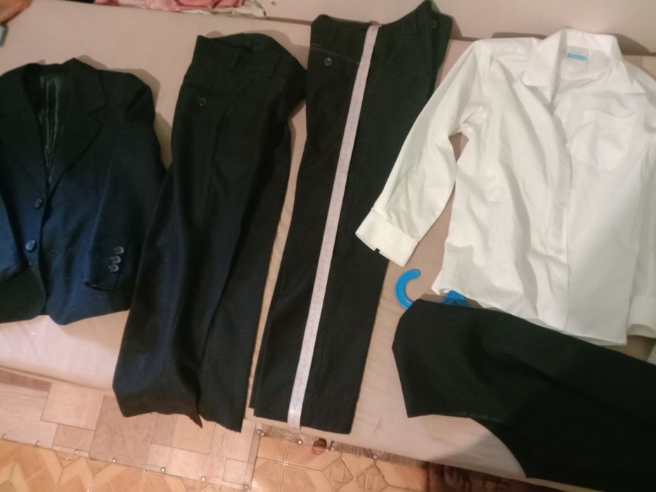 Одежда спорт и школьная р. 104-110