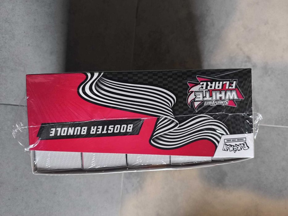 Pokemon White Flare Booster Bundle Display