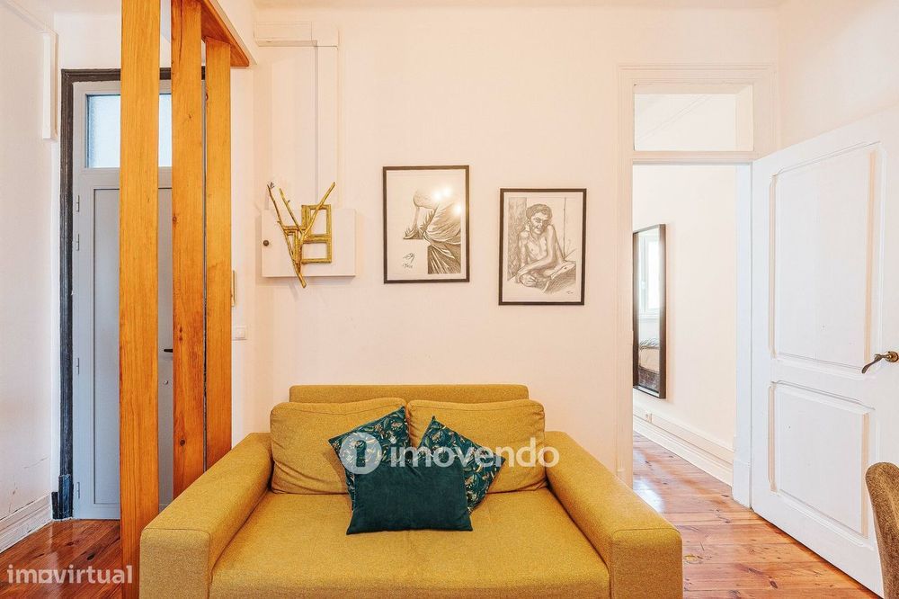 Apartamento T2 mobilado e com cozinha equipada, na Penha de França