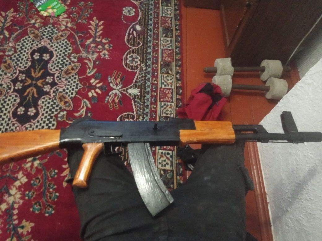 Макет АК-74 з дерева: 600 грн. - Колекціонування Гута-Лісівська на Olx