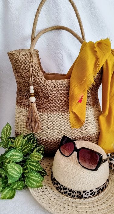 Pleciona,pakiwna,lekka torebka z chwostem