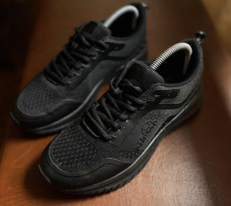Жіночі кросівки Ellesse Harris001