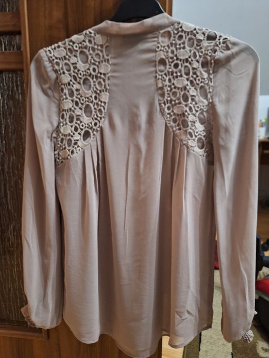 Elegancka bluzka  z wiązaniem  XS/S