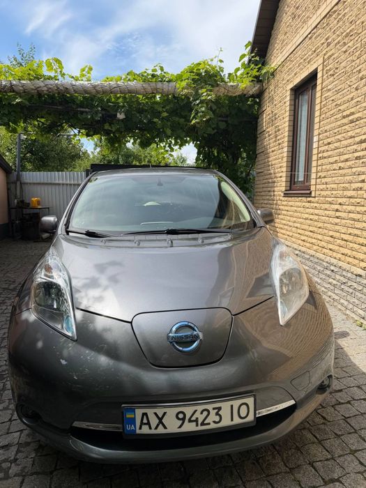 Продам Nissan Leaf 2017