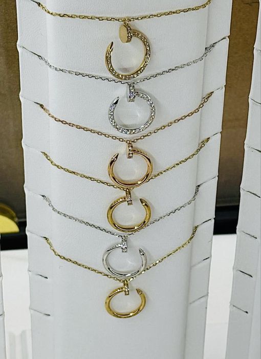 Золотое колье подвеска Картье Гвоздь с Бриллиантами.