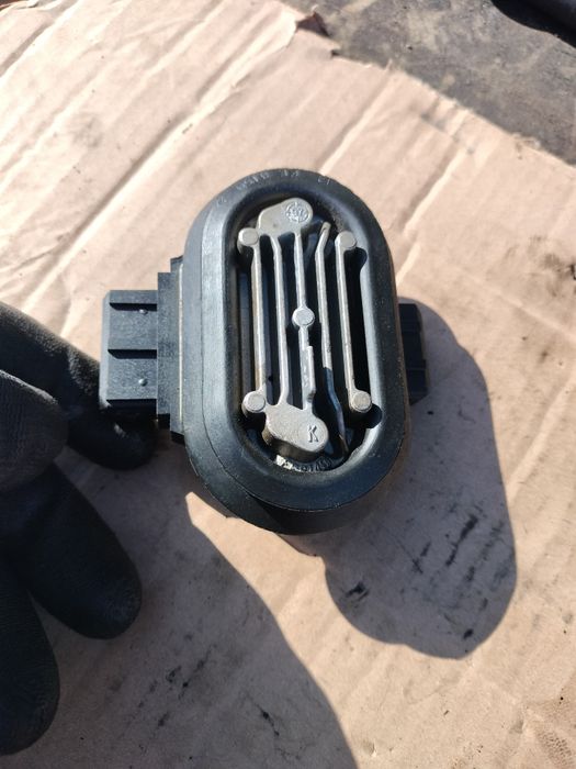 Коммутатор зажигания  Passat B5, Audi A4,1,8T. 8D0905351.