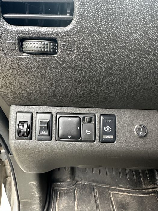 Продам Nissan Navara 2008