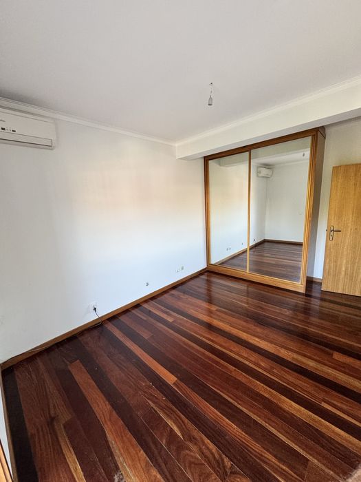 Apartamento T2 c/ Garagem