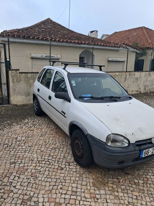 Carro com junta de cabeçote estragado