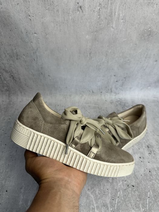 Damskie sneakersy Gabor w kolorze beżowo-szarym roz.36