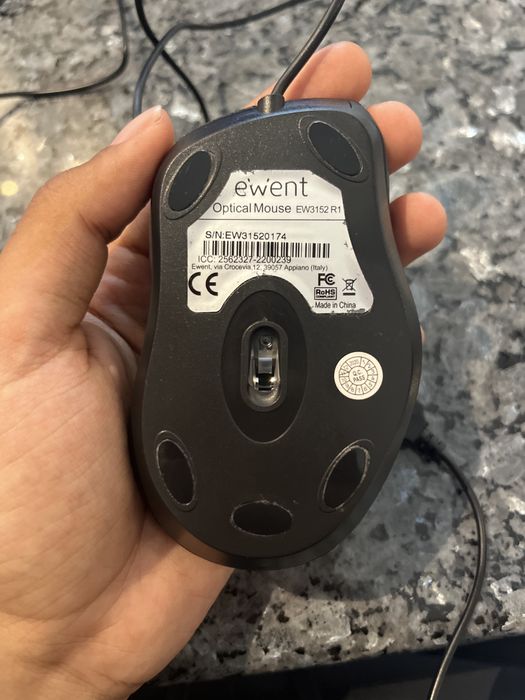 Mouse with cable