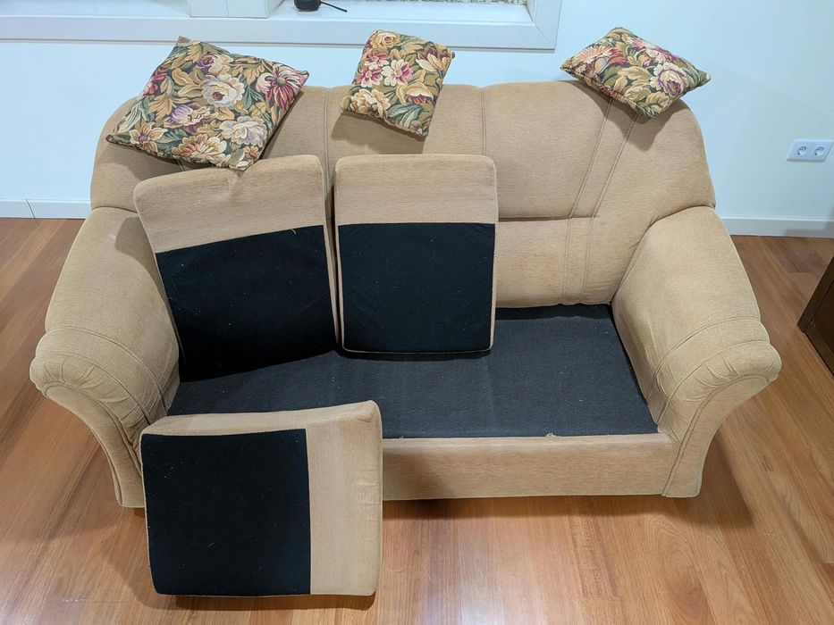 Sofá 3 Lugares em Veludo Canelado Bege (165x100 cm) + Almofadas de Oferta