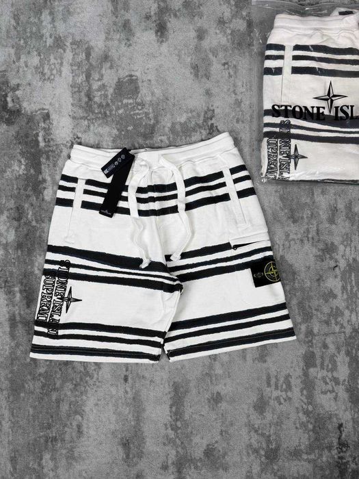 Шорти Stone Island Supreme
