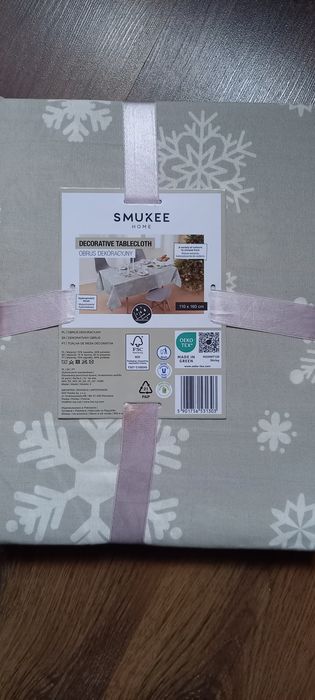 Obrus gwiazdki 110x160 Smukee