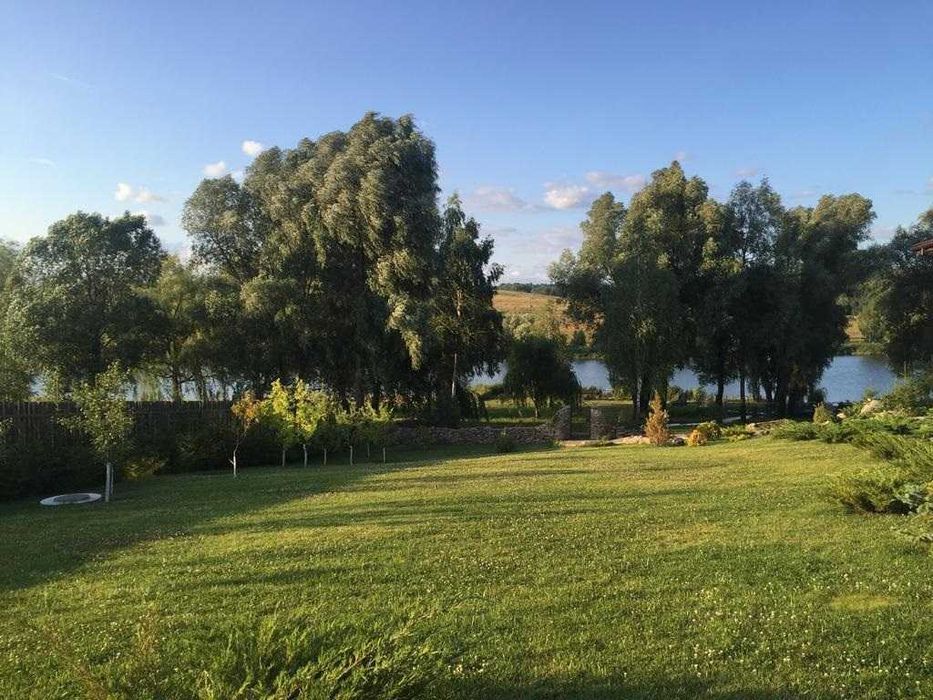 Дом 950кв. ,VIP уровня,на берегу озера, 7 спален.Бассейн с подогревом.