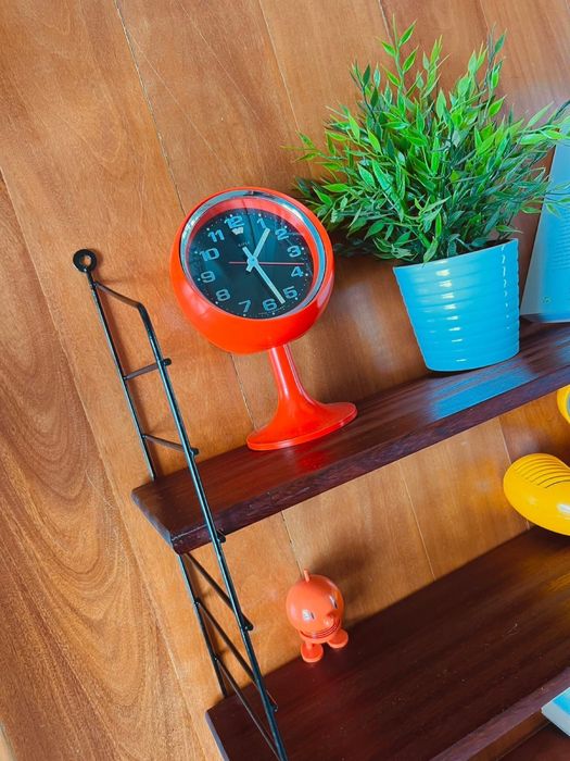 Estante em madeira vintage string