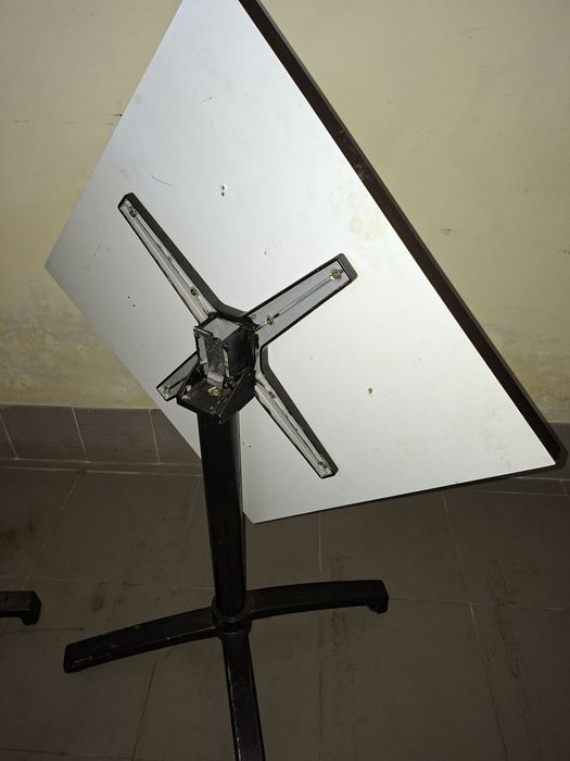 Mesas com tampo inclinável