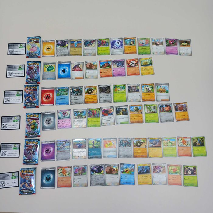 Zestaw kart Pokémon  w kolorach Scarlet i Purple-3