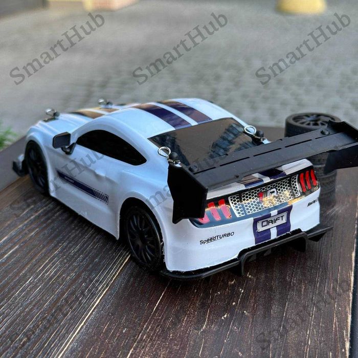 Дрифт машинка на радиоуправлении Ford Mustang Белая. Машинка на пульте