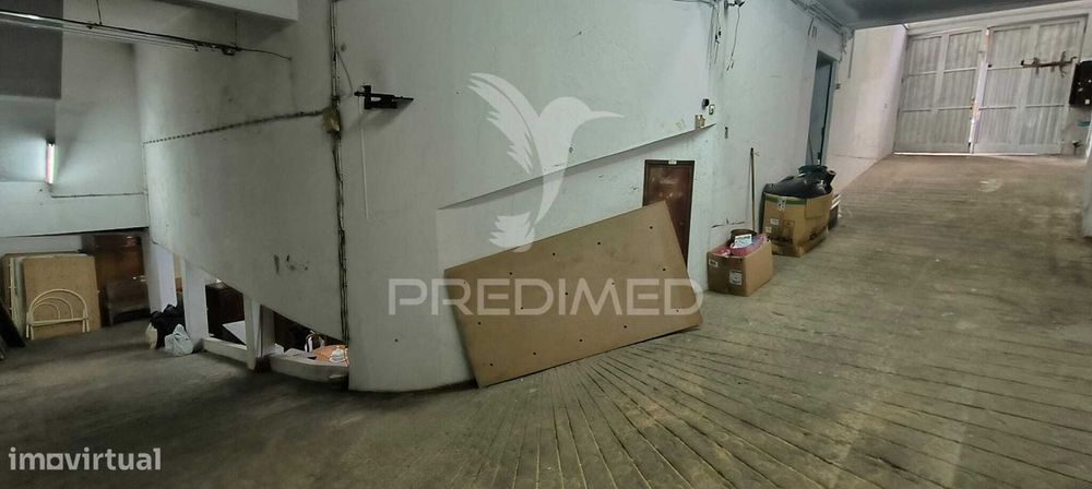 Garagem com 256m² no Centro de Vila Nova de Gaia