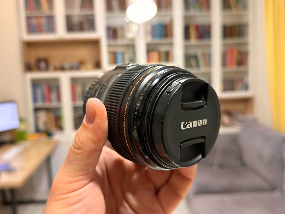 Обʼєктив Canon EF 85mm f/1.8 USM