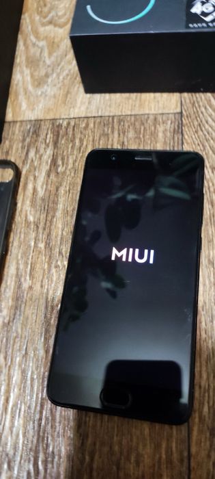 Продам телефон Xiaomi Mi Note 3 6/128 Type-C